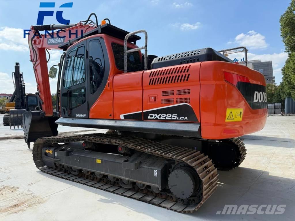 Doosan DX 225 LC Roomikekskavaatorid