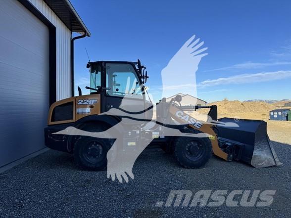 CASE 221F Rataslaadurid