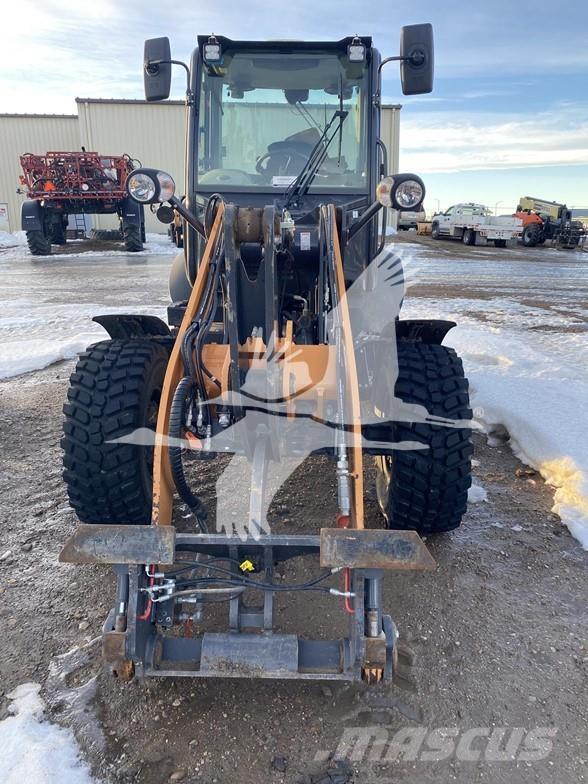 CASE 221F Rataslaadurid