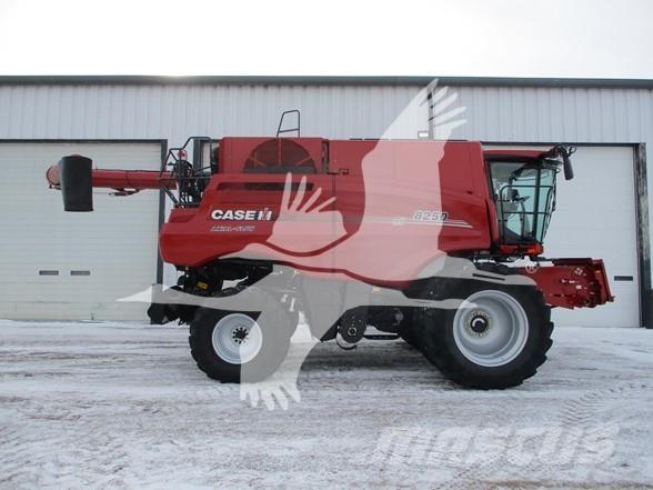 Case IH 8250 Teraviljakombainid