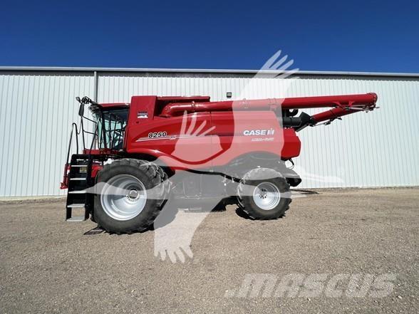 Case IH 8250 Teraviljakombainid
