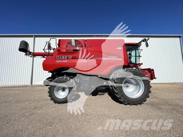 Case IH 8250 Teraviljakombainid
