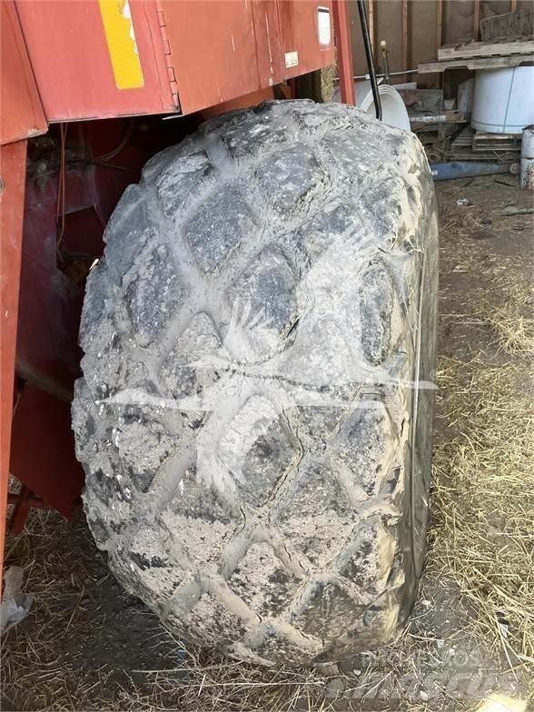 Case IH 8580 Heinapressid