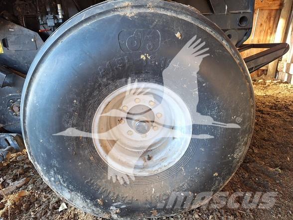 Case IH RB565 Ruloonpressid