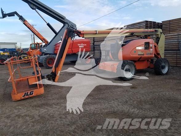 JLG 600AJ Iseliikuvad poomtõstukid