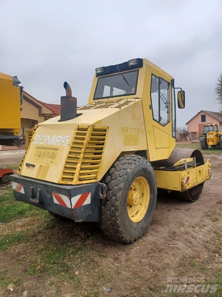 Bomag BW 177 D-3 Ühe trumliga rullid