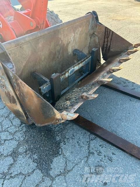 Kubota R 082 Rataslaadurid