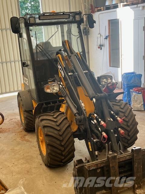 JCB 403 Väikelaadurid