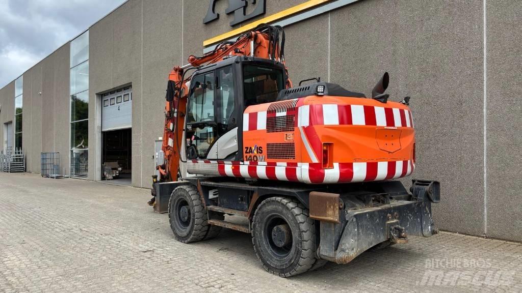 Hitachi ZX 140 W-5 Ratasekskavaatorid