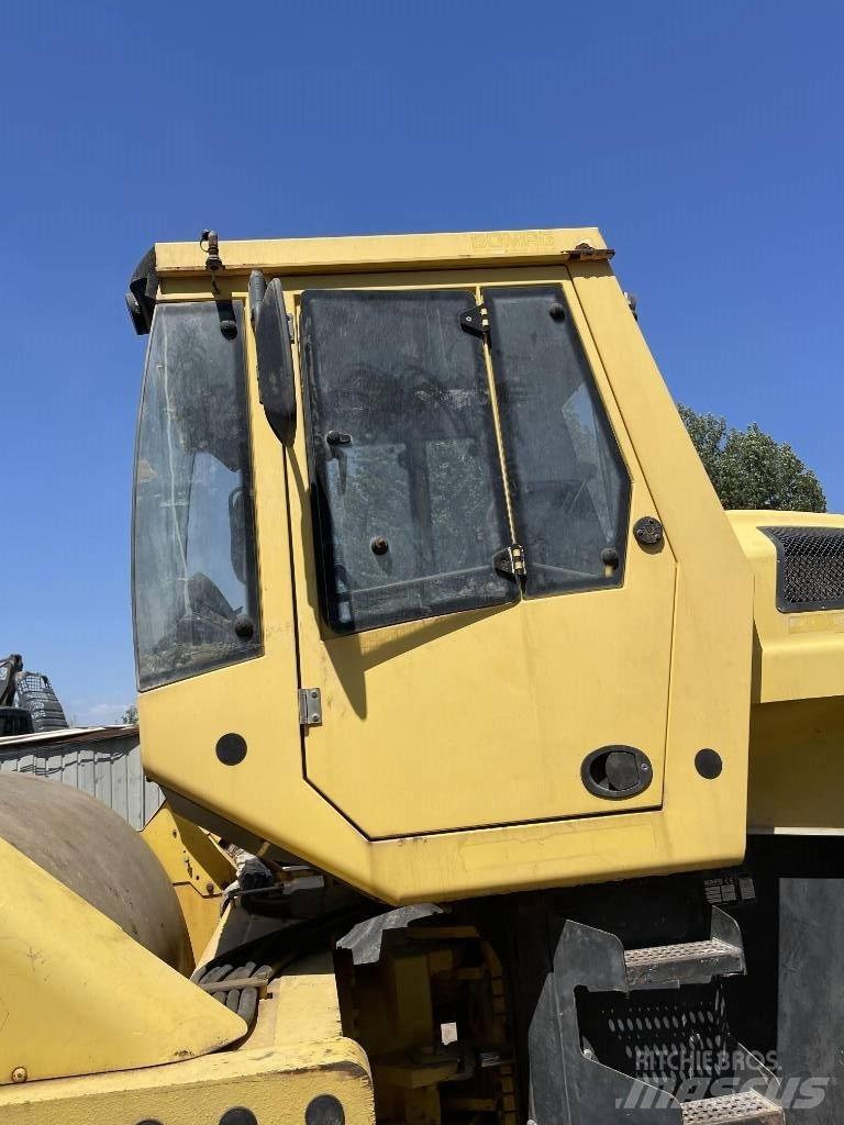 Bomag 226-4 Ühe trumliga rullid