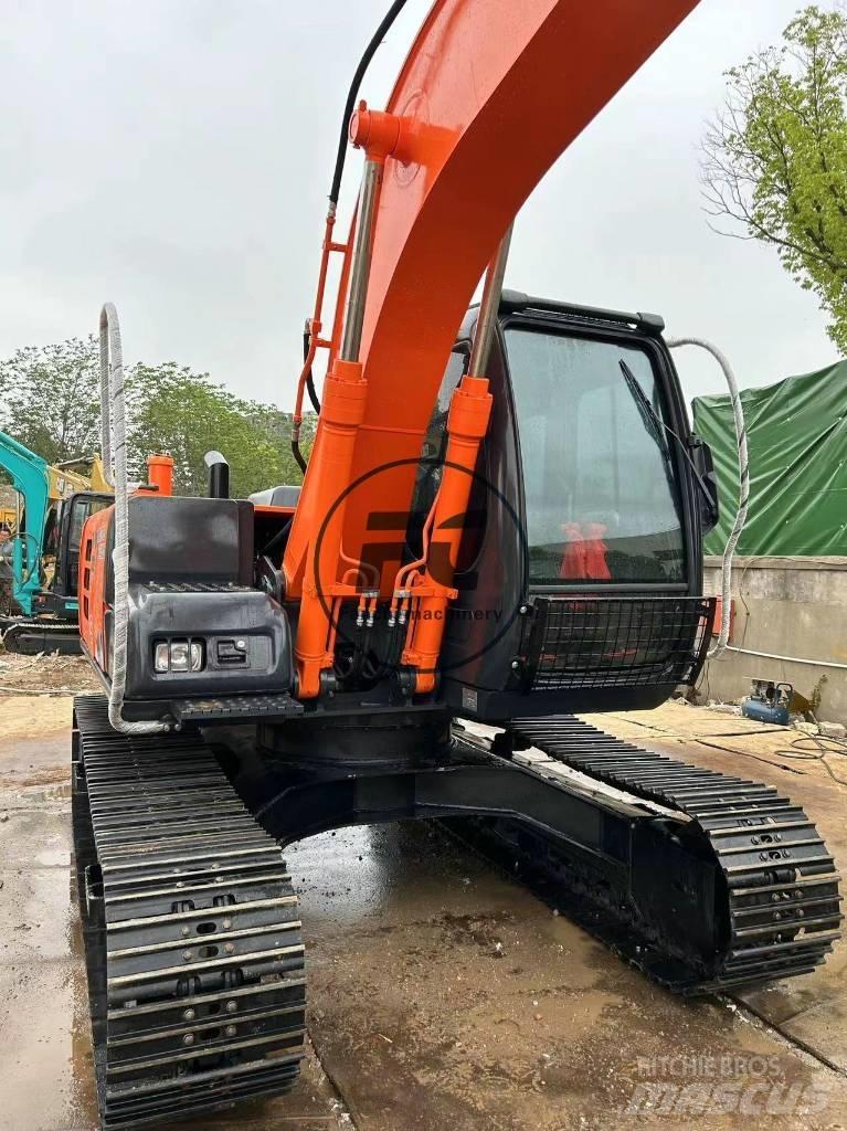 Hitachi ZX 120-6 Väikeekskavaatorid 7t-12t