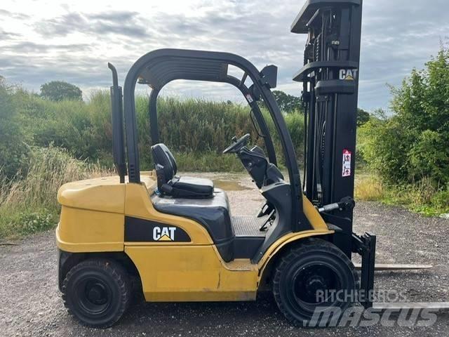 CAT DP 30 N Diiseltõstukid