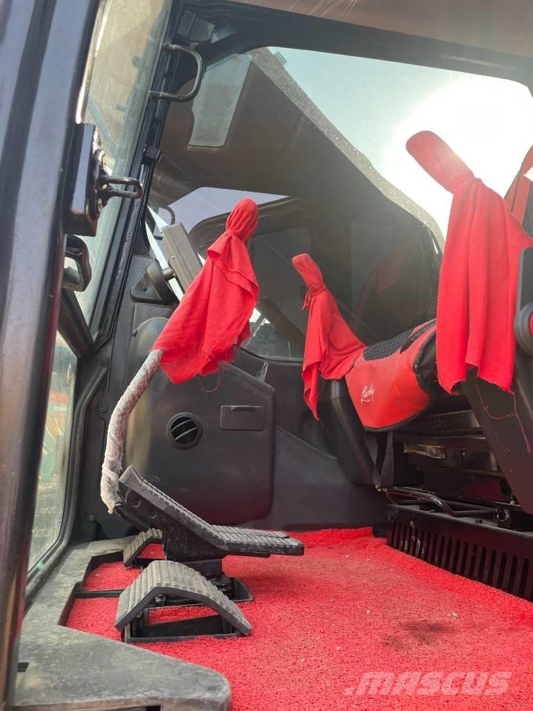 Sany SY 235 Roomikekskavaatorid