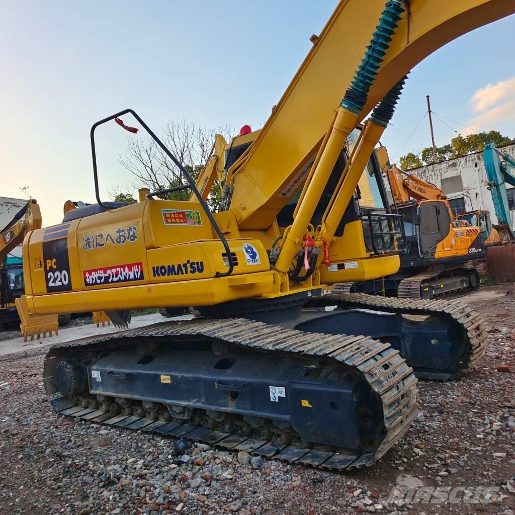 Komatsu PC 220-8 Roomikekskavaatorid