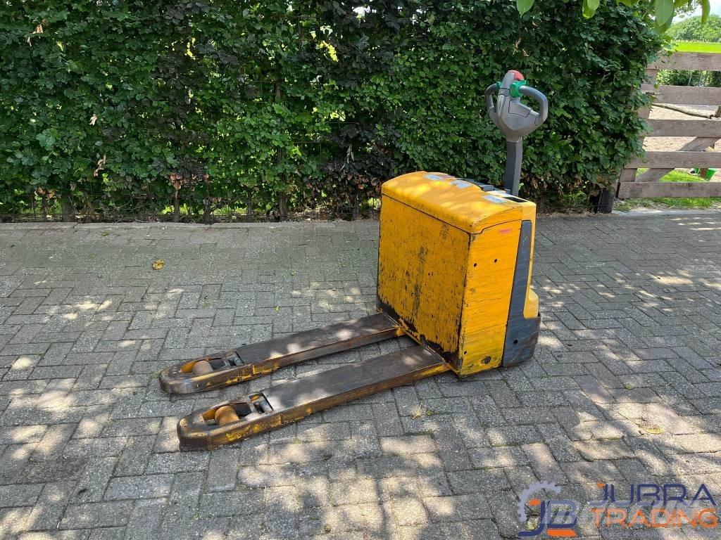 Jungheinrich EJE 118 Järelkäidavad virnastajad