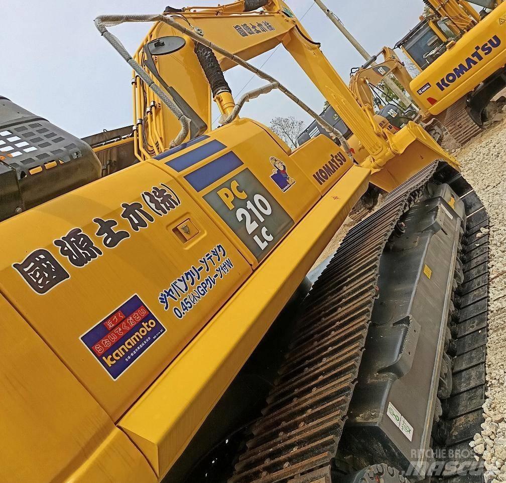 Komatsu PC 210 Roomikekskavaatorid