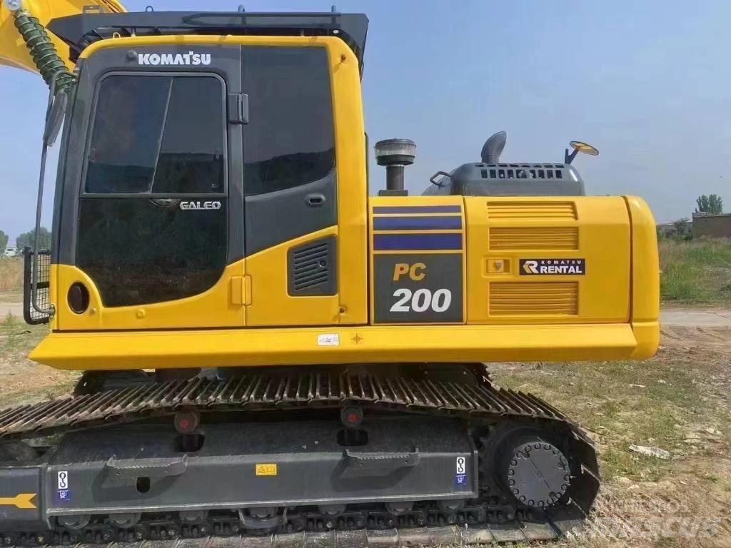 Komatsu PC 200-8 Väikeekskavaatorid 7t-12t