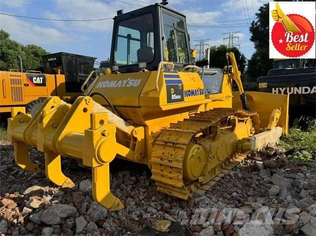 Komatsu D 85 EX Buldooserid