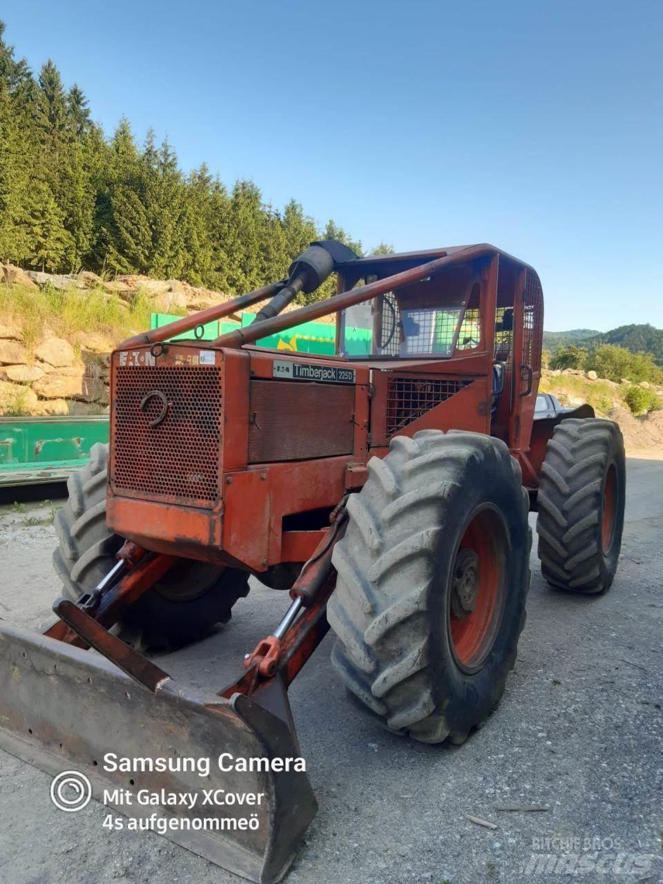 Timberjack 225 D Väljaveotraktorid