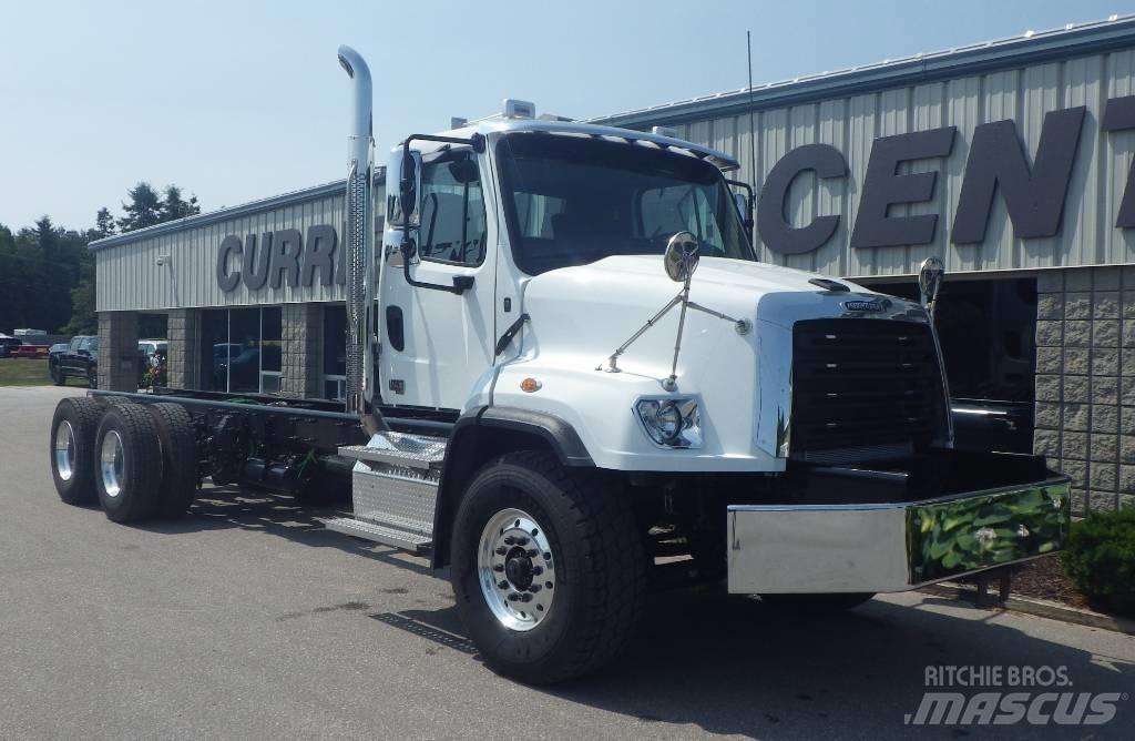 Freightliner 114 SD Raamautod