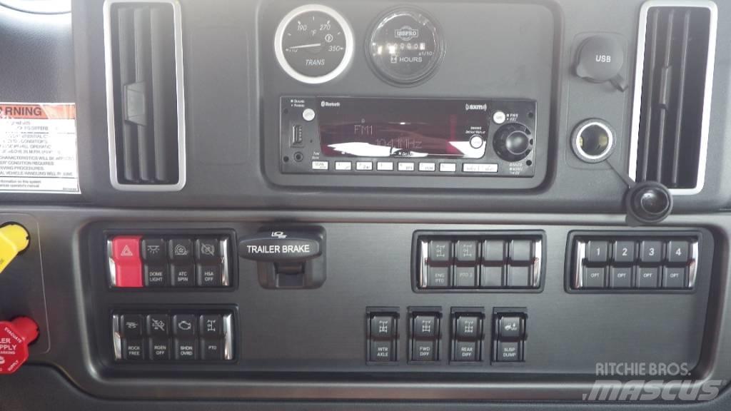 Freightliner 114 SD Raamautod