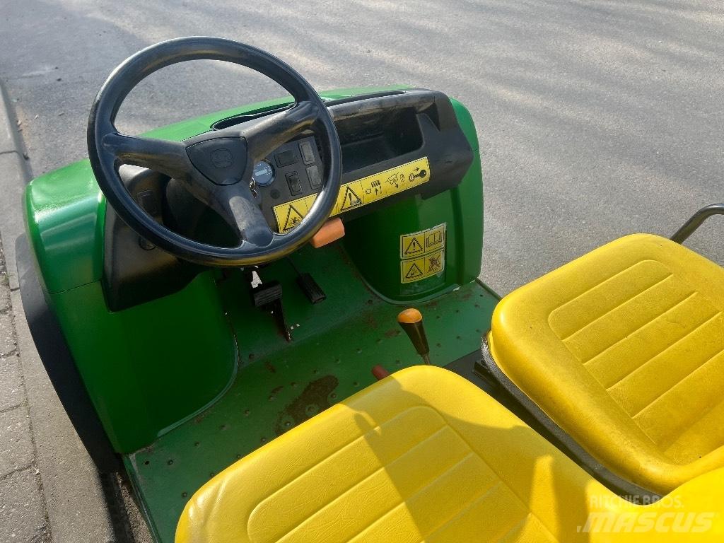 John Deere Gator CX Kommunaalteenuste tehnika