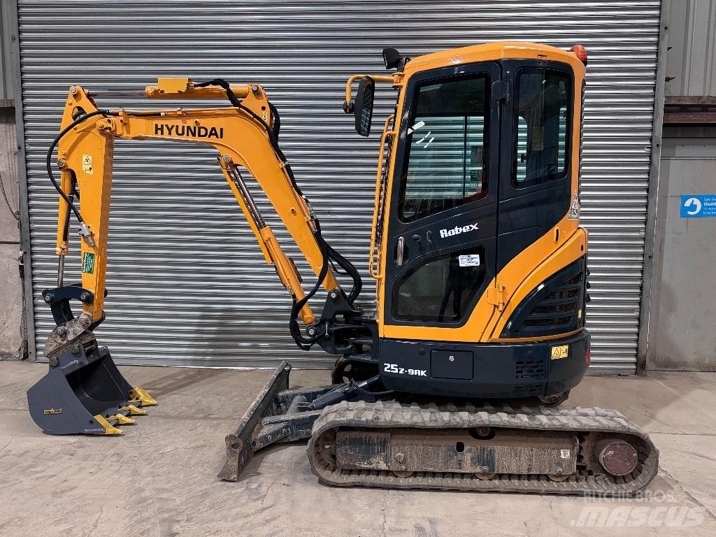 Hyundai R25Z-9 AK Miniekskavaatorid < 7 t