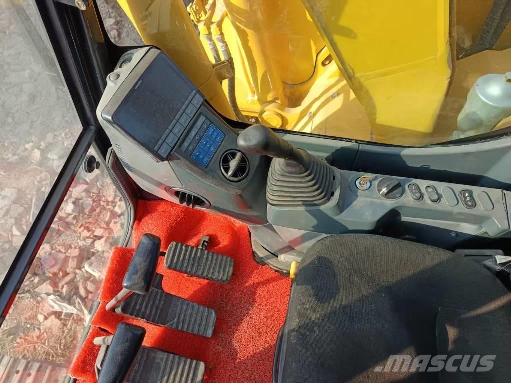 Komatsu PC 138 Roomikekskavaatorid