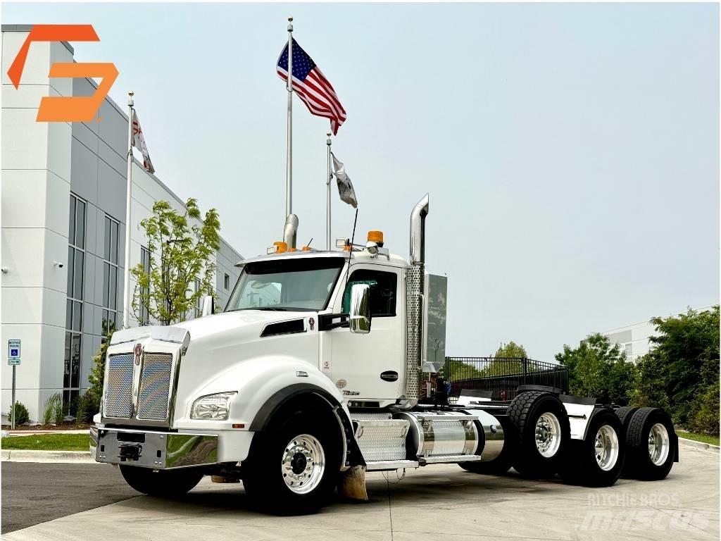 Kenworth T 880 Sadulveokid