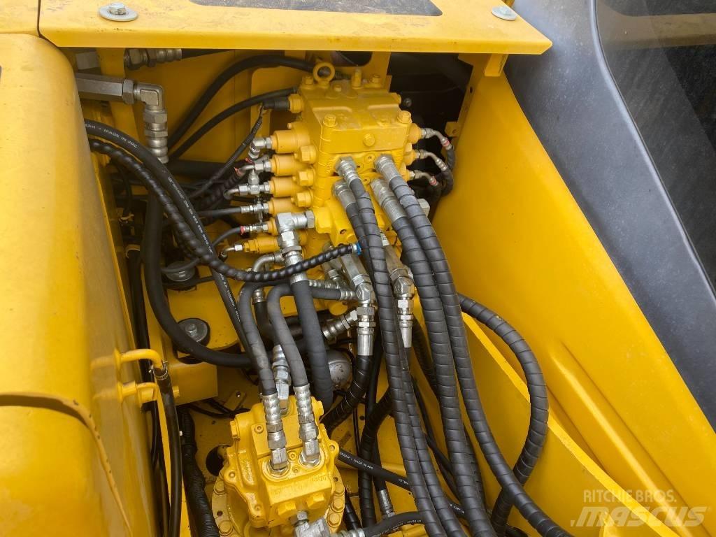 Komatsu 110LC-7 Roomikekskavaatorid