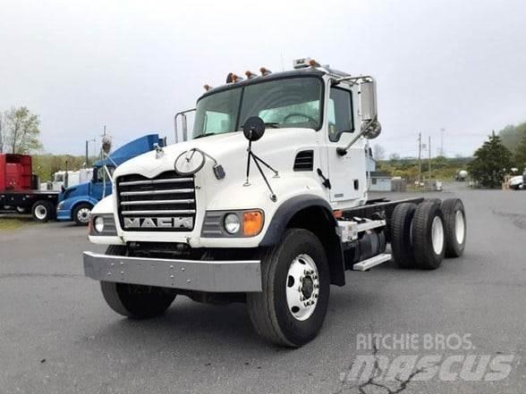 Mack GRANITE CV713 Raamautod