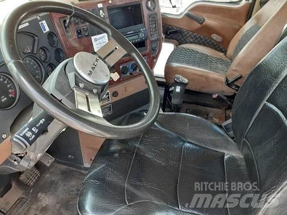 Mack GRANITE GU713 Sadulveokid