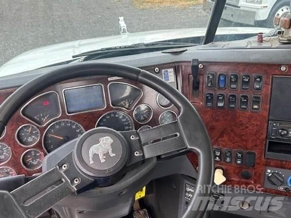 Mack GRANITE GU813 Prügiautod