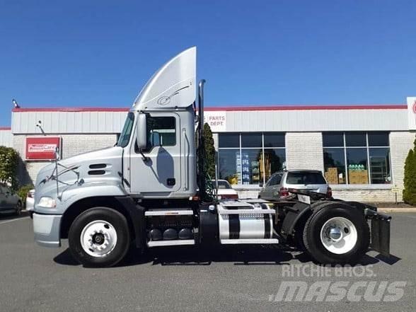 Mack PINNACLE CXU612 Sadulveokid