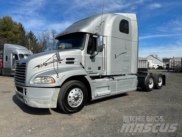 Mack PINNACLE CXU613 Sadulveokid