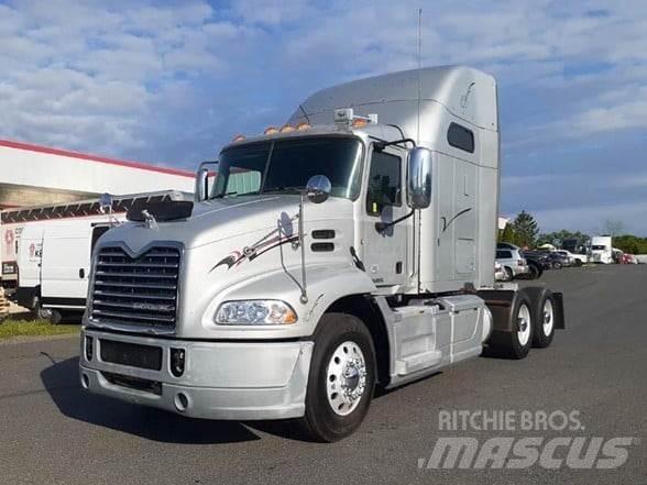 Mack PINNACLE CXU613 Sadulveokid