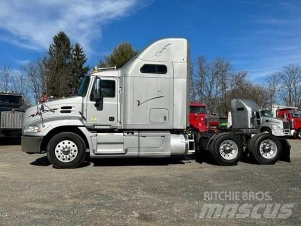 Mack PINNACLE CXU613 Sadulveokid