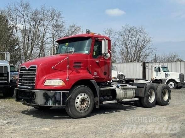Mack PINNACLE CXU613 Sadulveokid