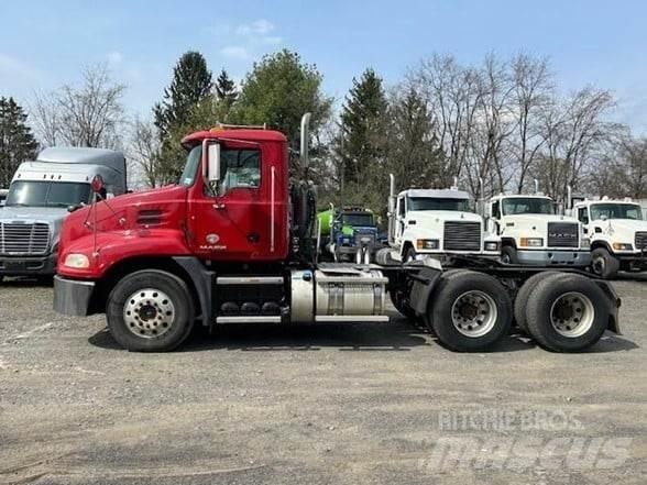 Mack PINNACLE CXU613 Sadulveokid