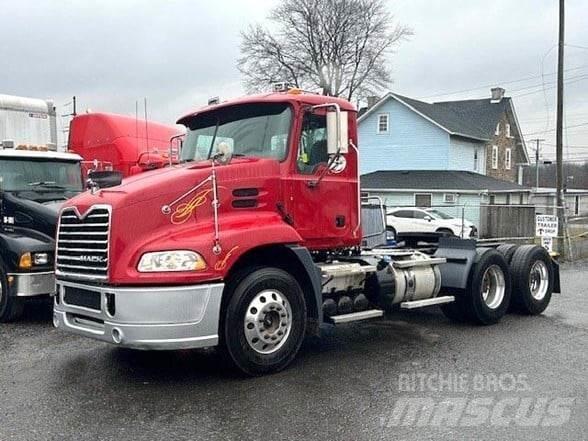 Mack PINNACLE CXU613 Sadulveokid