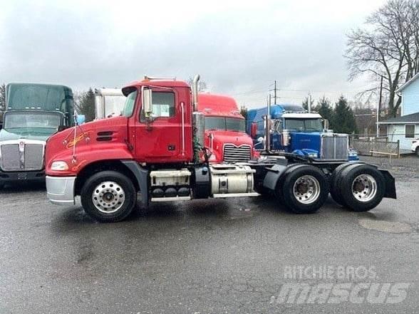 Mack PINNACLE CXU613 Sadulveokid
