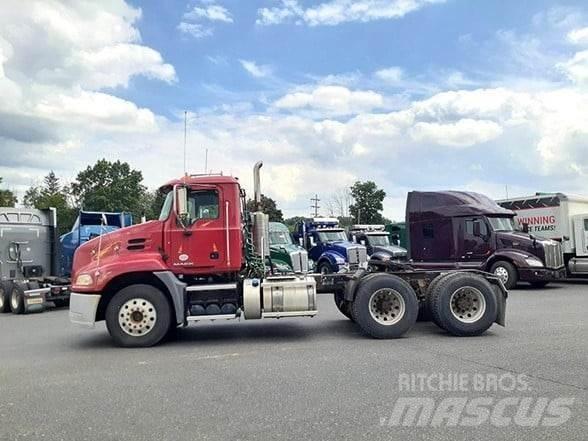 Mack PINNACLE CXU613 Sadulveokid