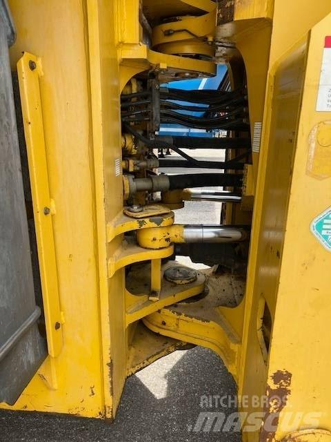 Komatsu WA 600-3 Rataslaadurid