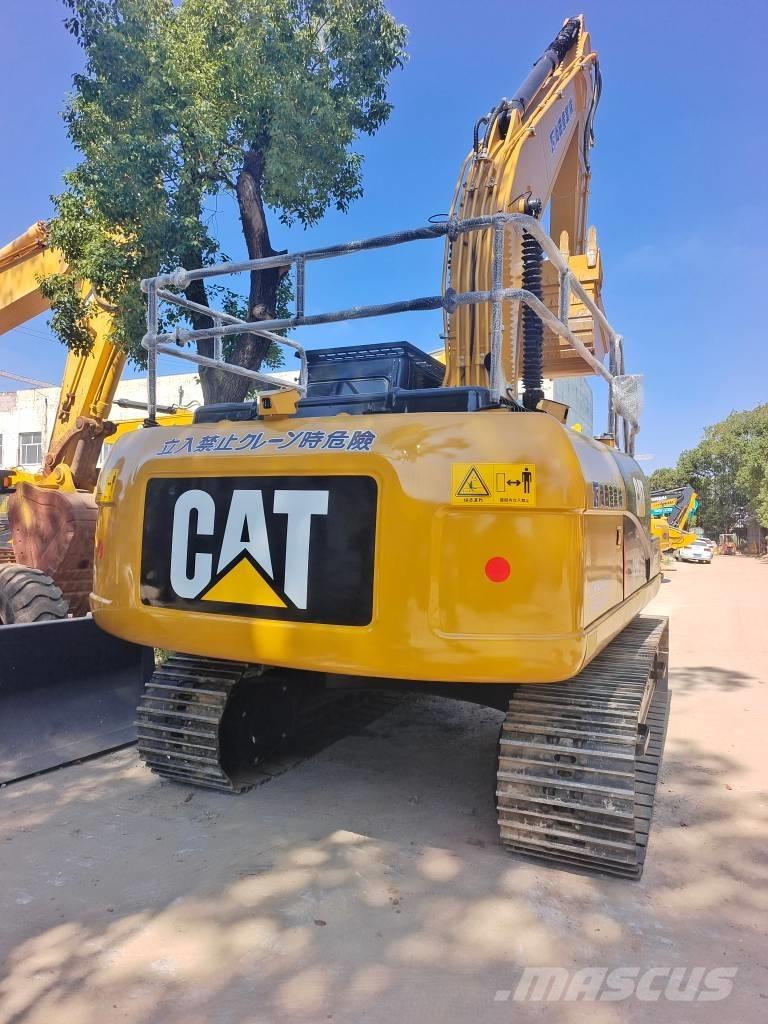 CAT 320 D2 Roomikekskavaatorid