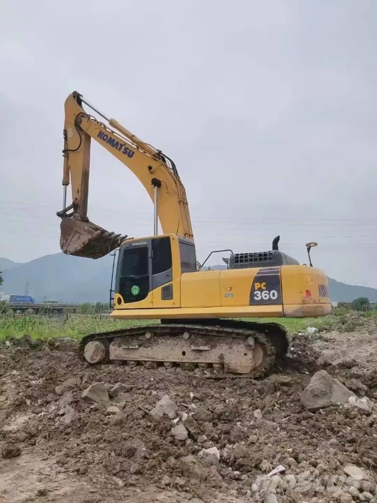 Komatsu PC 360 Roomikekskavaatorid