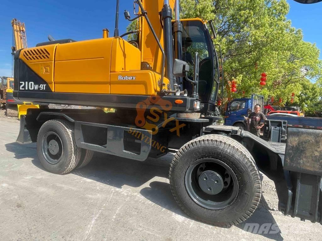 Hyundai R210W Ratasekskavaatorid