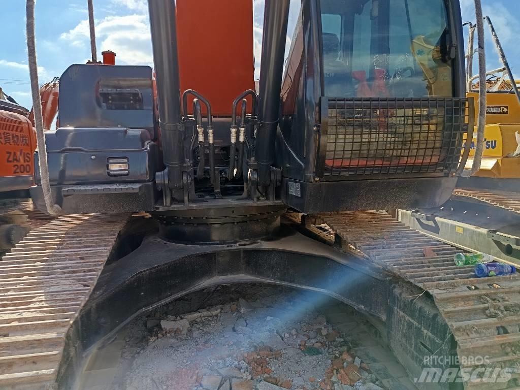 Hitachi ZX 200 Roomikekskavaatorid