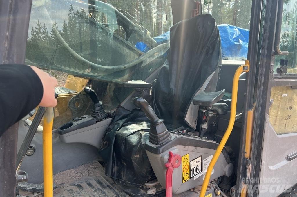 Volvo 460CL Roomikekskavaatorid