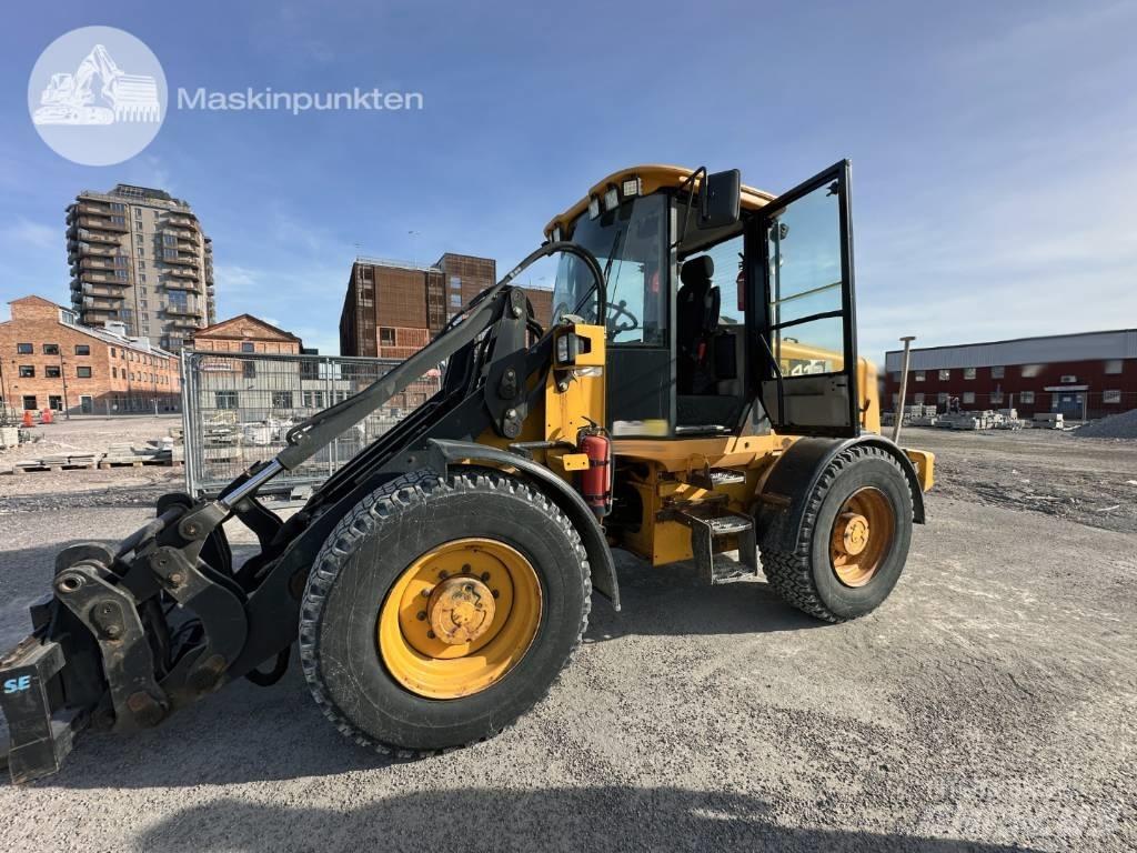 JCB 412 S Rataslaadurid