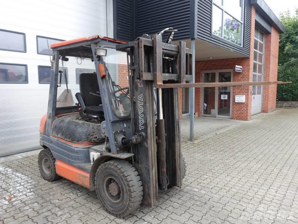 Toyota 02-6 FDF 25 Diiseltõstukid